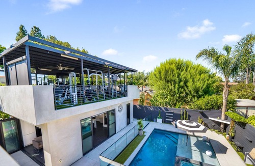 Tarzana Villa | Secluded Stylish Residence In The Valley