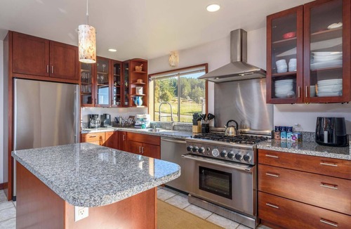 Sea Ranch House | Serene 3 BDRM with Hot Tub & EV Charger