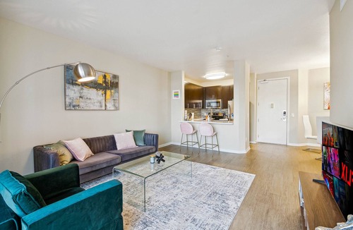 Del Rey Apartment | Serene Marina Hideaway | King Bed, Jacuzzi & BBQ