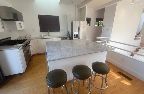 Cypress Park House | Serene with beautiful views 15 mins to downtown.