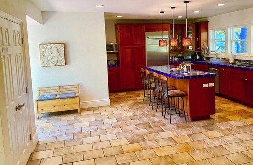 Vista House | Serenity House, quiet, tranquil , pet friendly 4 bedroom with yoga room