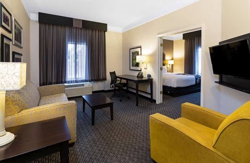 Superstition Springs Hotel | Serenity Suite with Pool View, La Quinta Inn - Ideal Mesa Getaway