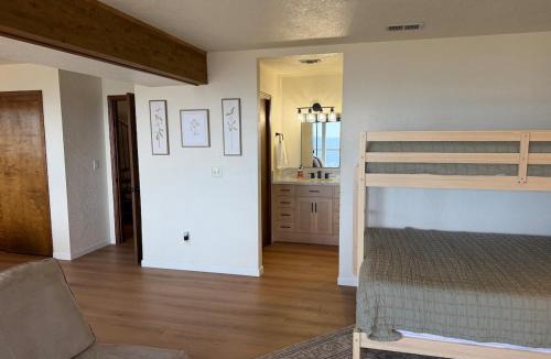 Dogwood Mountain House | Shaver Lake Cabin, Views, 5 Acres, Sleeps 14, Air Conditioning