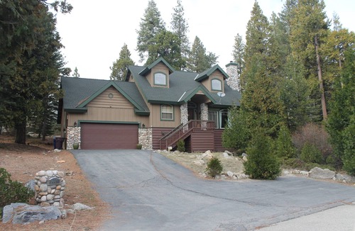 Shaver Lake House | Shaver Lake Luxury Cabin with relaxing Jacuzzi Tub