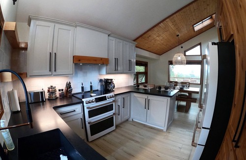 Auberry Cabin | Shaver Springs Mountain Retreat