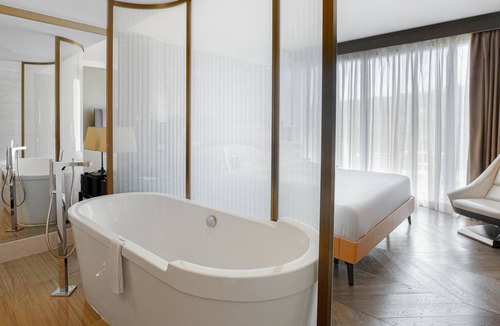 Universal City Hotel | Sheraton Universal Hotel