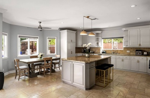 Sherman Oaks House | Sherman Oaks Home w/Pool, Spa & Outdoor Kitchen