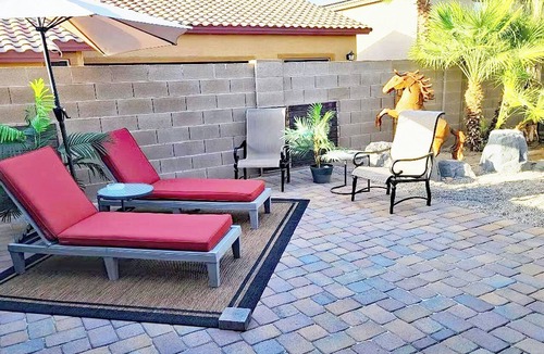 Centerra House | Sherrif says "Put'm up~in the WILD WEST RETREAT!" Pet-YES!