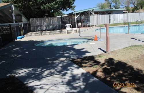 Dewey Cottage | Shopping, Sites, Entertainment and Golf Minutes away