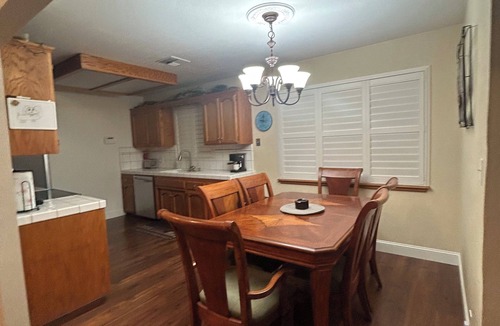 Clovis House | Sierra Gateway House- Fabulous 5 bedroom home, close to adventure!