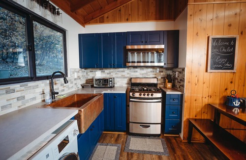 Upper Moonridge Ski Chalet | Sierra Pines Chalet! Sled Hills! Close to Hiking/Biking Trails! Fenced-In Yard!