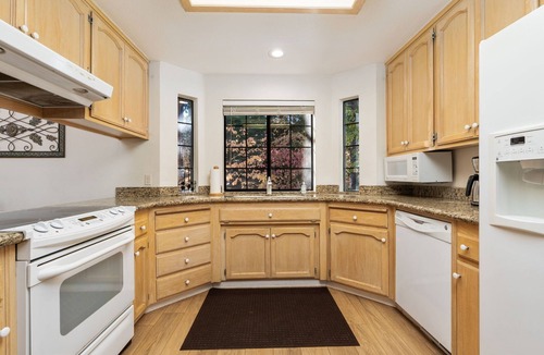 Shaver Lake Cabin | Silverpine Chalet w/Gym, Game Room & Large Decks
