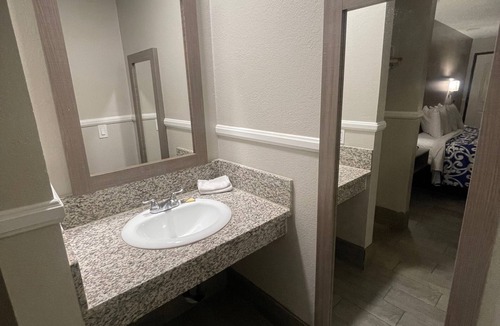 San Bernardino Hotel | SimpleStay Suites - San Bernardino