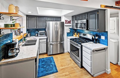 Big Bear Lake Condo | Ski In Ski Out at Bear Mountain by Destination Big Bear:2 BR Condo! Patio w/FIRE PIT! Community HOT TUB/PickleBall/Tennis/Basketball Courts! Walk to Bear Mountain Golf Course & National Forest Trails!