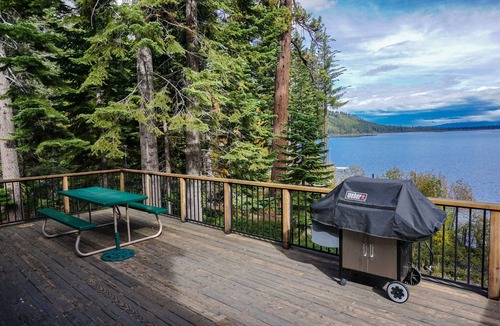 Fallen Leaf Cabin | Skylark Fallen Leaf Cabin on the lake