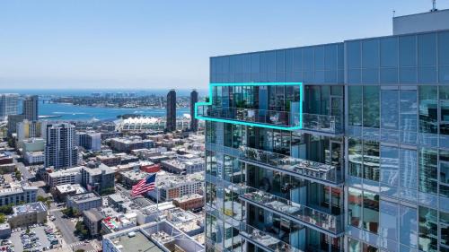 Civic Core House | SkyLux Penthouse by AvantStay