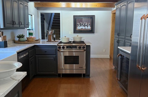Lakehead House | Sleeps 17 Remodeled Gorgeous Lake House -Shasta Lake/views -Close to Packers Bay