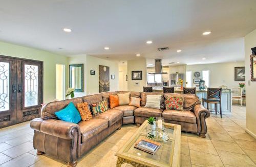 Sands Scottsdale House | Snowbirds! Group Getaway w/Hot Tub in Scottsdale