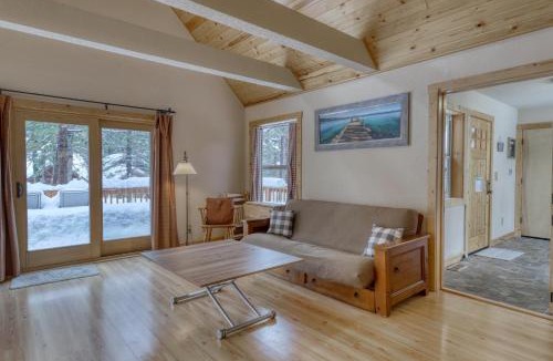 Truckee Ski Chalet | Snowpeak Chalet in Tahoe Donner