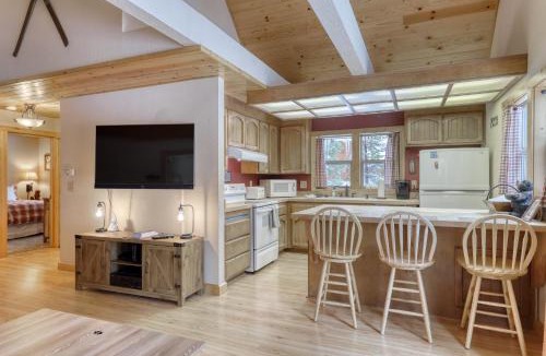 Truckee Ski Chalet | Snowpeak Chalet in Tahoe Donner