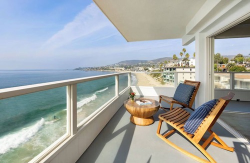 Laguna Beach Hotel | Soak Up Sun with Beach Loungers, Outdoor Pools & Walks to Laguna Art Museum