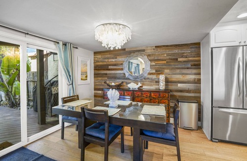 Leucadia House | SoCal’s Tropical Paradise with Hot Tub