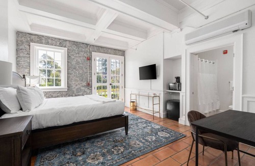 Santa Rosa Bed & Breakfast | Sonoma Stonehouse, King room w/Private Patio