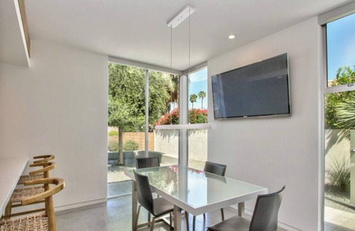Palm Desert Condo | Sophisticated and contemporary condo off El Paseo