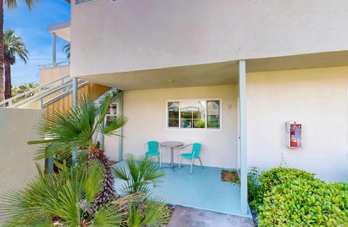 Old Las Palmas Apartment | Sordid Lives Condo - 3202