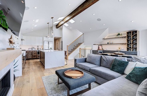 The Strand House | South Bay Sweet Spot: Walk to Hermosa & MB Piers 5 bdrm home 2 Blocks from Beach