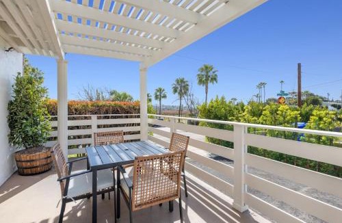 South Oceanside Apartment | South O Bungalow 12 - Deluxe Double ADA Studio+XL Private Patio
