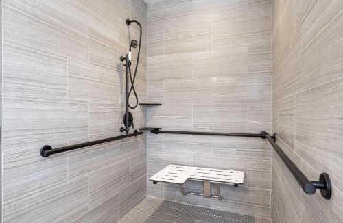 South Oceanside Apartment | South O Bungalow 12 - Deluxe Double ADA Studio+XL Private Patio