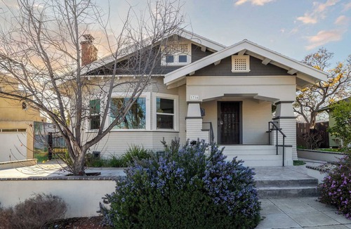 South Park House | South Park Charmer | Close to Zoo | Backyard Oasis
