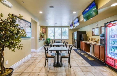 Reno/Tahoe Airport Apartment | South Reno 1BR · Mountain Views, Pool & Mini Golf