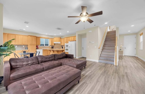 Reno House | South Reno W/Great AC/5TVs/Sleeps 16/Pets OK