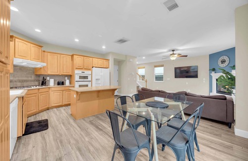 Reno House | South Reno W/Great AC/5TVs/Sleeps 16/Pets OK