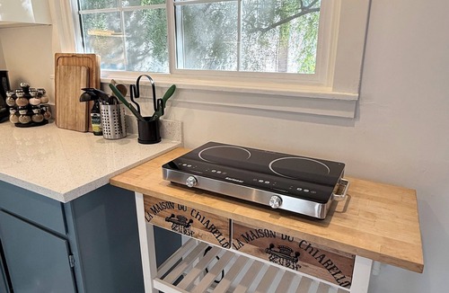 Buena Vista Cottage | Spacious 1BR/2BA Scenic Garden Home in Central SF with Private Entrance