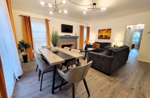 Beverly Hills Apartment | Spacious 3 bedroom apt. Walk to markets, Game console, 10 min to Rodeo Drive!
