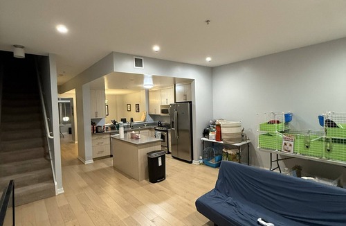 Downtown San Jose House | Spacious 3-bedroom town home in downtown San Jose with AC. Near Restaurants bar