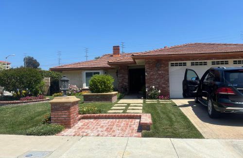 Agoura Hills House | Spacious 3 bedrooms 1 bath Jacuzzi BBQ SINGLE HOUSE