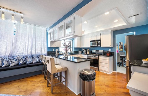Temecula House | Spacious 4-bedroom house in the Center of Temecula with Heated Pool