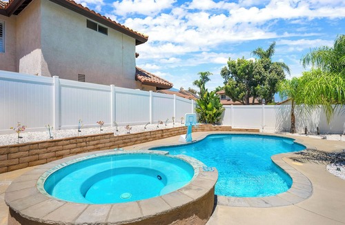 Temecula House | Spacious 4-bedroom house in the Center of Temecula with Heated Pool