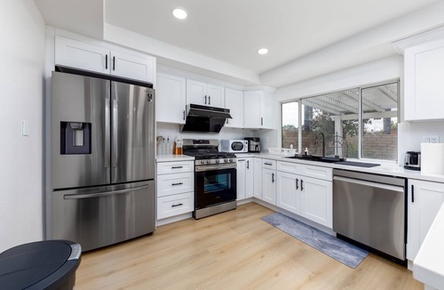 Ontario House | Spacious 4-bedroom house in nice Ontario with Large Yard