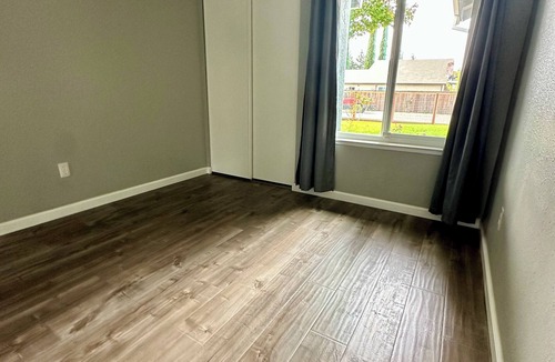 Sacramento House | Spacious 4BD/2BA single story family home in safe and quiet neighborhood