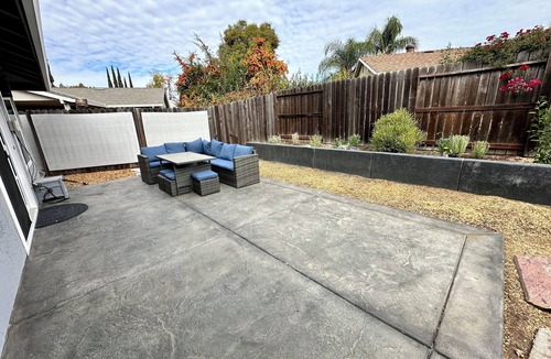 Sacramento House | Spacious 4BD/2BA single story family home in safe and quiet neighborhood