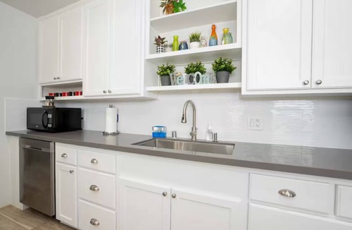 Midway City House | Spacious 4BR Retreat Mins to Disneyland + Parking