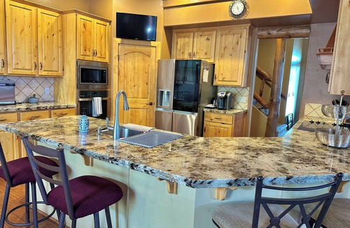 Iron Springs Cabin | Spacious 5-bedroom cabin in pleasant Prescott with AC