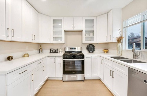 Crest House | Spacious 5BR Retreat-Sleeps 10+