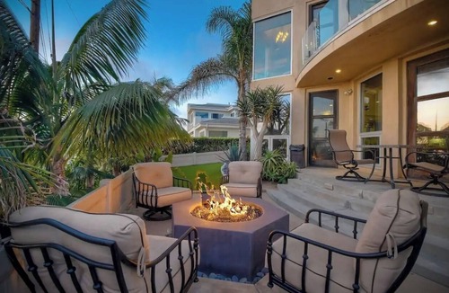 Carlsbad House | Spacious 6-bedroom house right across from the beach with a huge roof deck