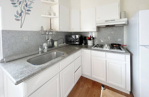 Parkside Apartment | Spacious and charming 1-bedroom apartment on Ocean Beach